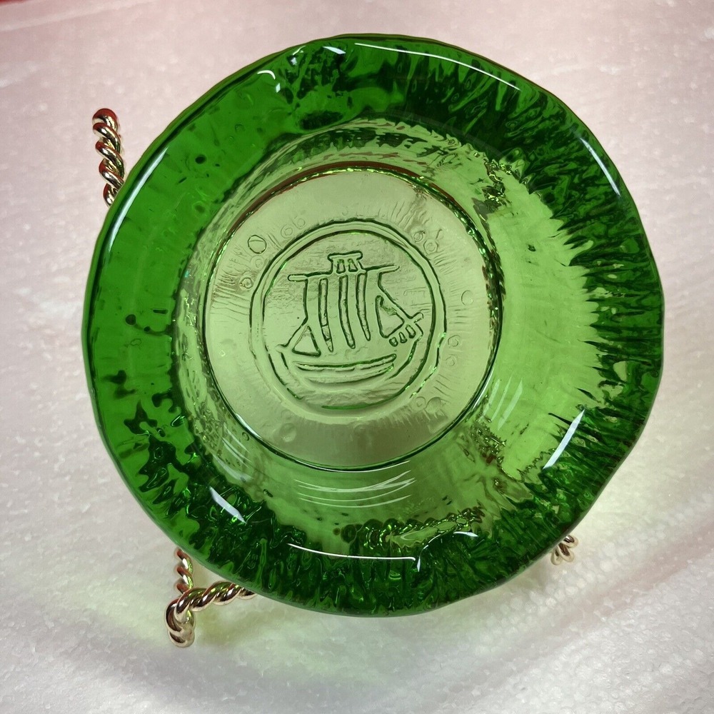 Vintage Wheaton Nuline NJ Green Glass Ashtray /Textured Viking Boat 3.5" #2 Flaw